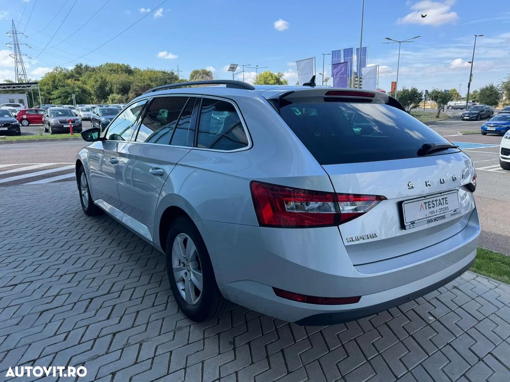 Skoda Superb Combi 2.0 TDI DSG Style - 8