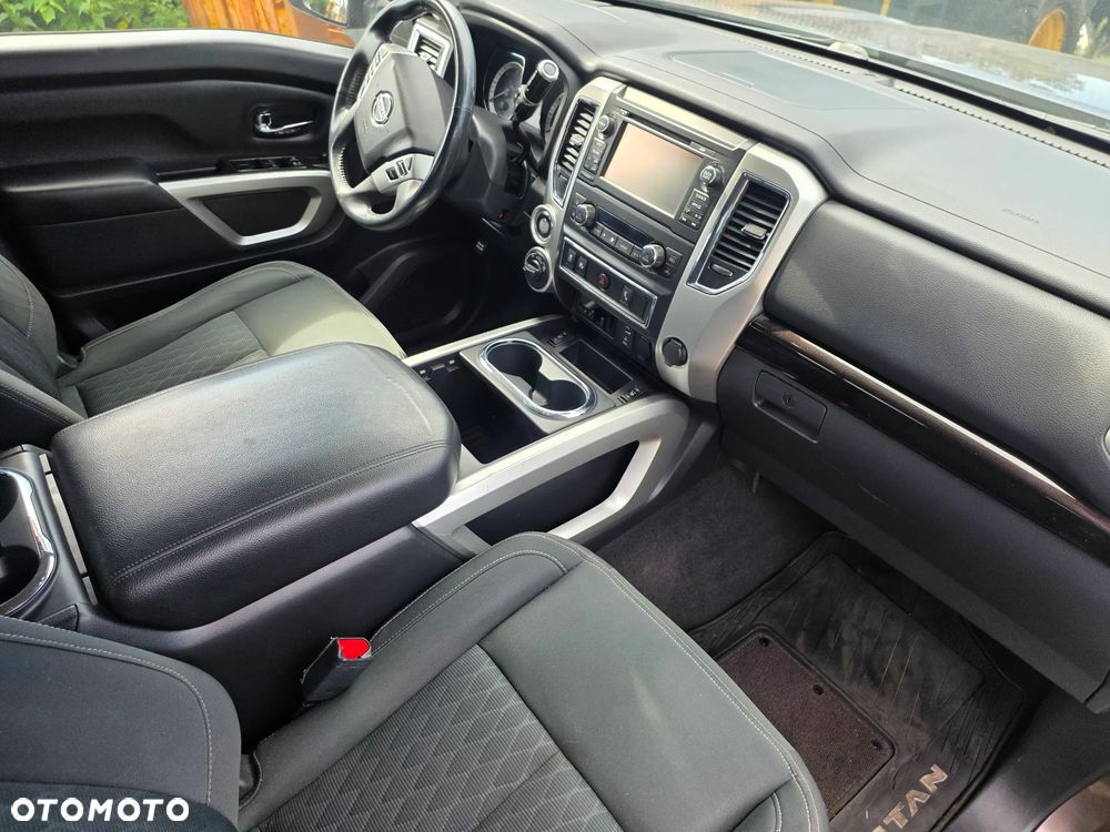 Nissan Titan - 8