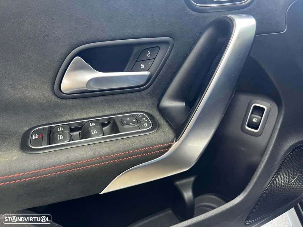 Mercedes-Benz A 250 Limousine e AMG Line - 54