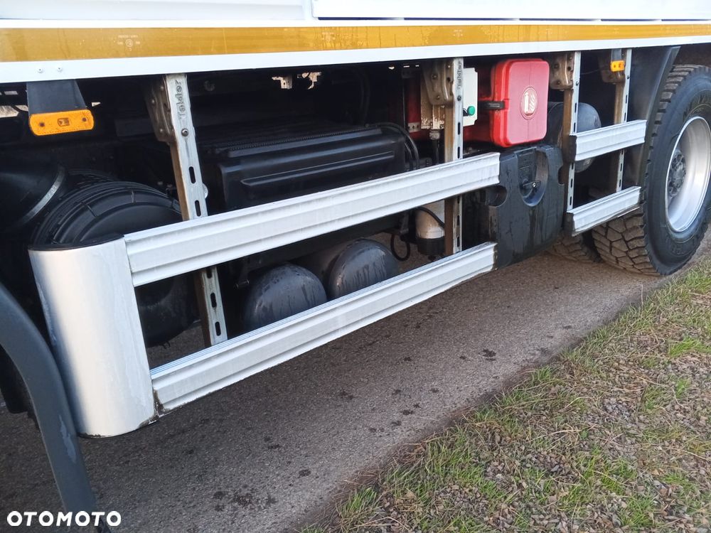 Renault Śmieciarka Renault D WIDE / Euro 6 / SEMAT - 24