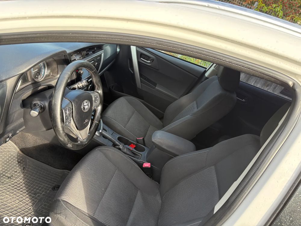 Toyota Auris 1.8 HSD Luna - 6