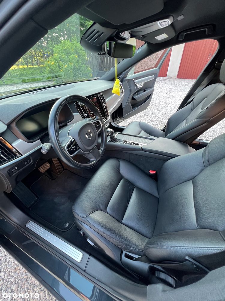 Volvo V90 D3 Geartronic Momentum Pro - 24