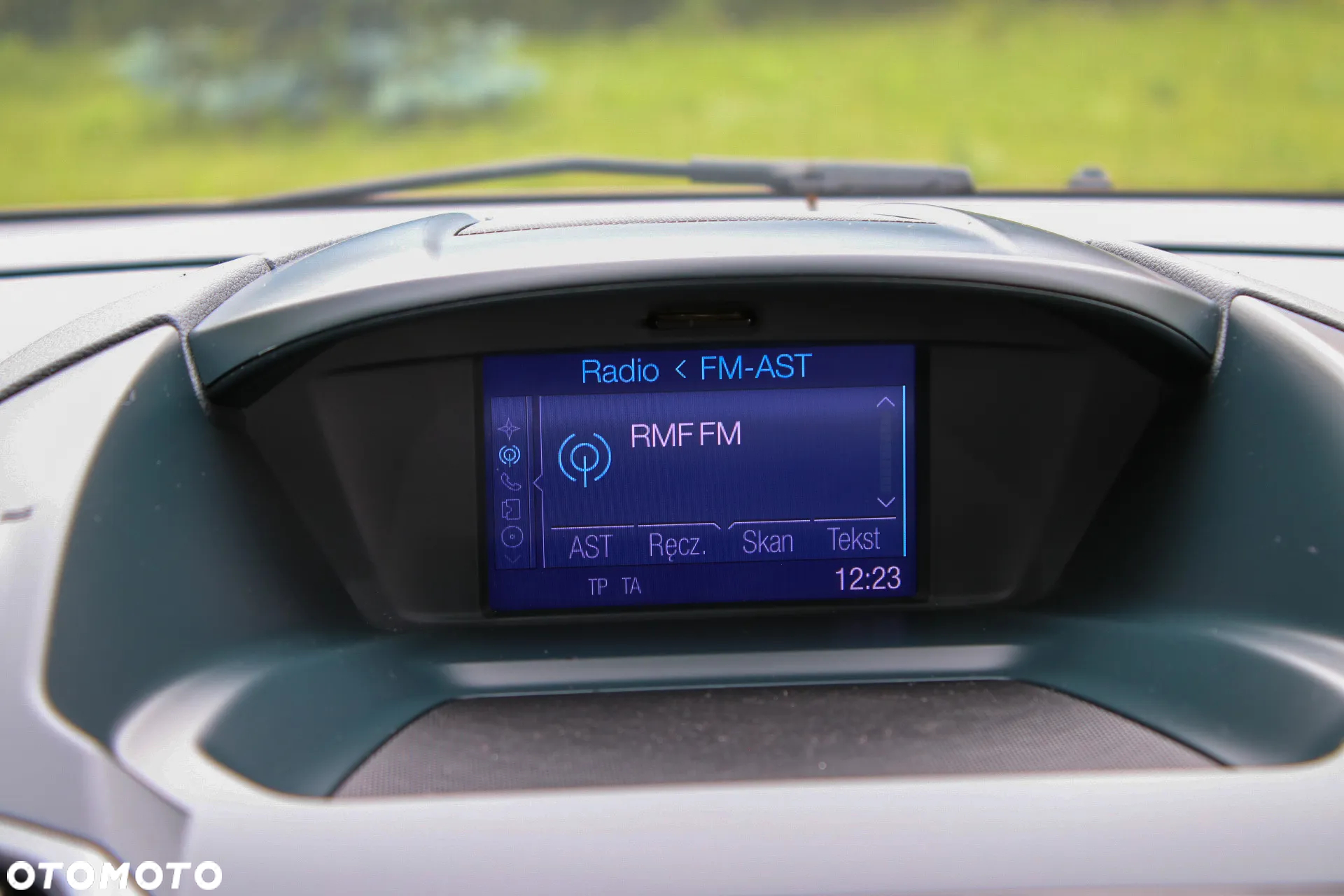 Ford C-MAX 1.6 EcoBoost Titanium - 23