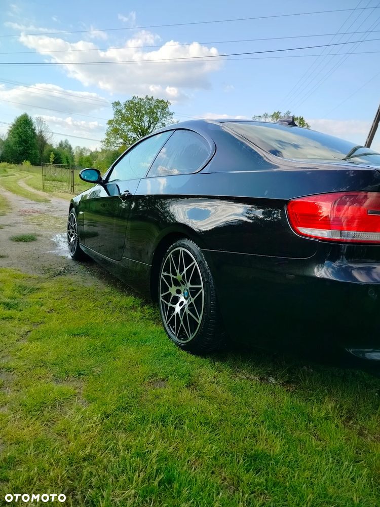 BMW Seria 3 320d - 12