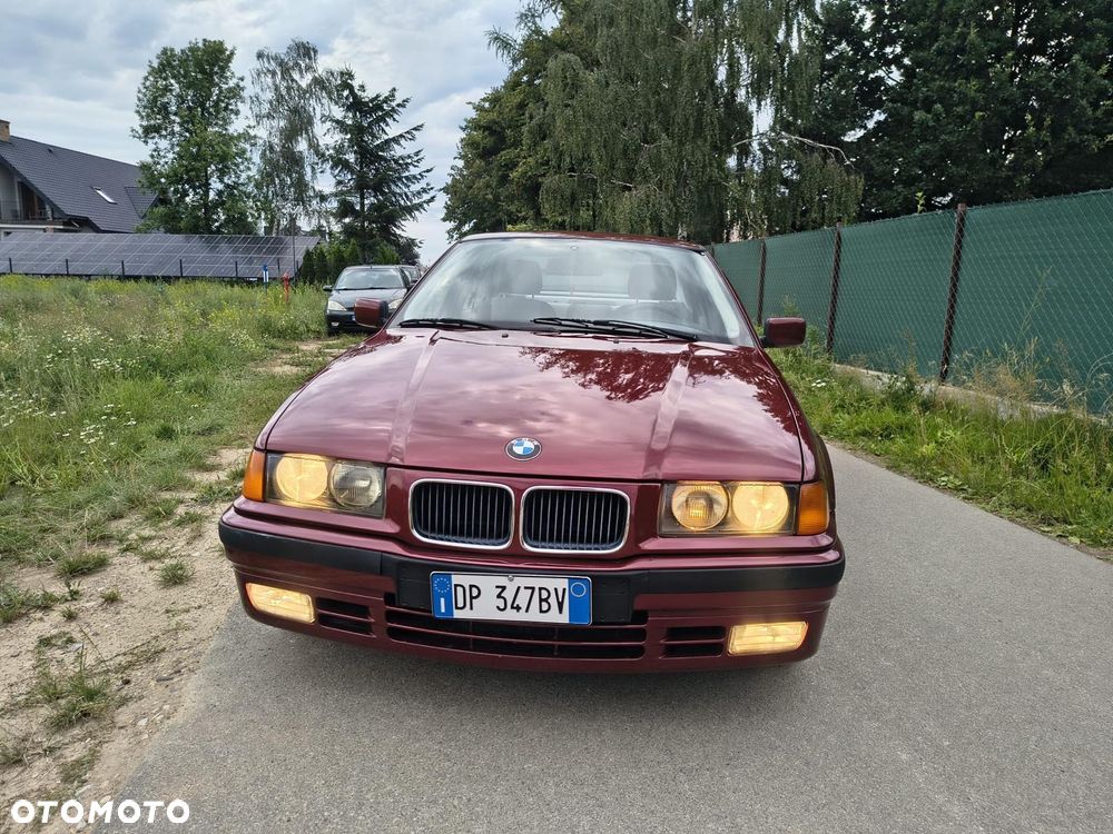 BMW Seria 3 318i - 3
