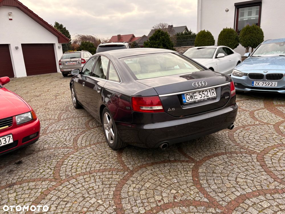 Audi A6 Limousine 2.4 - 4