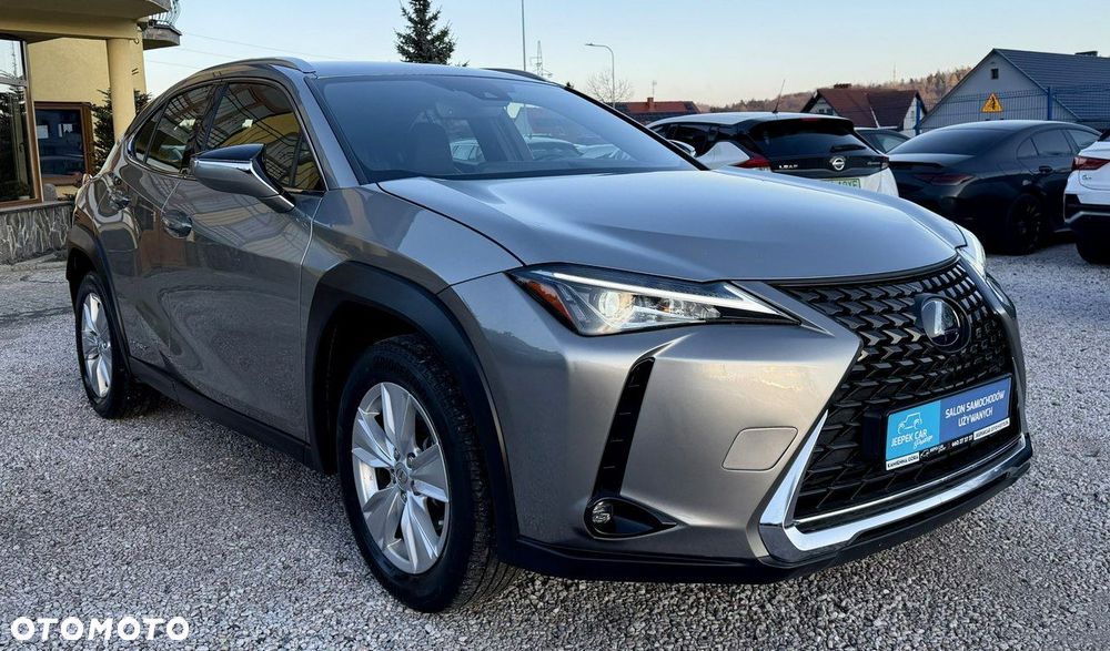 Lexus UX - 3