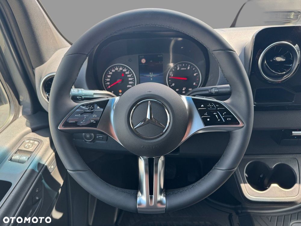 Mercedes-Benz Sprinter 319 CDI KA OM654 długi PRO - 12