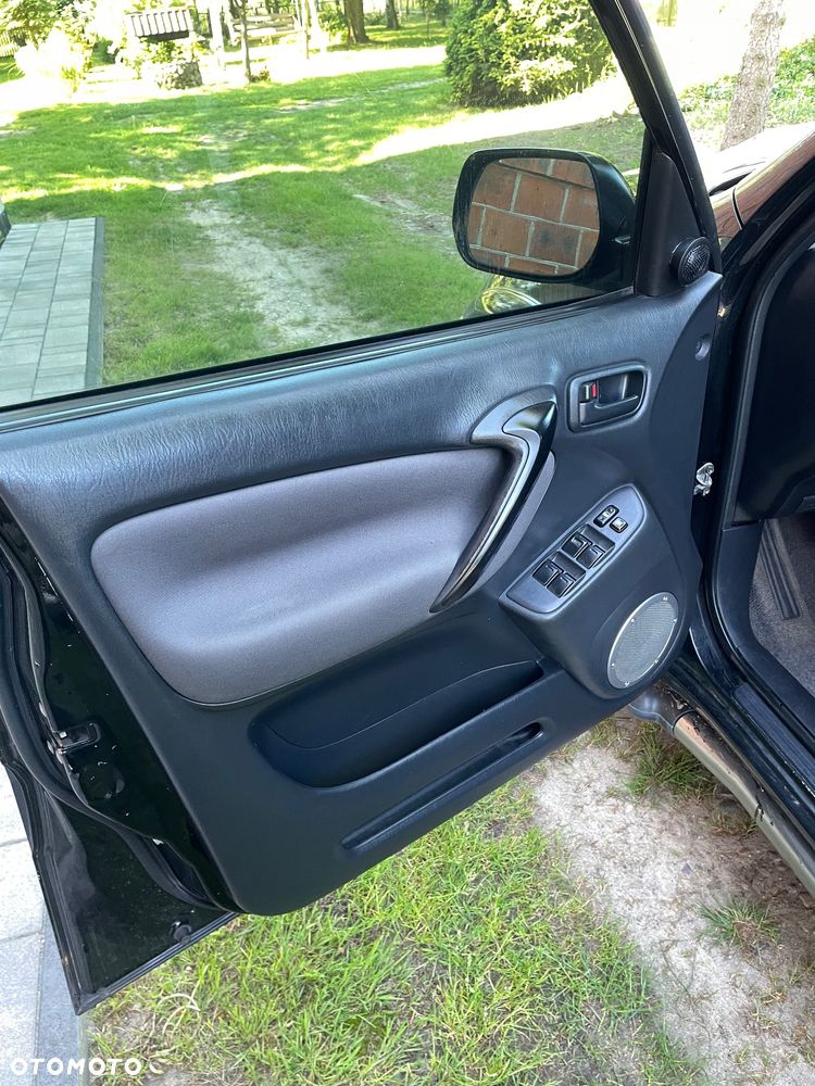 Toyota RAV4 2.0 D-4D 4x4 - 33