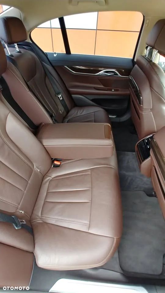 BMW Seria 7 740d xDrive - 4