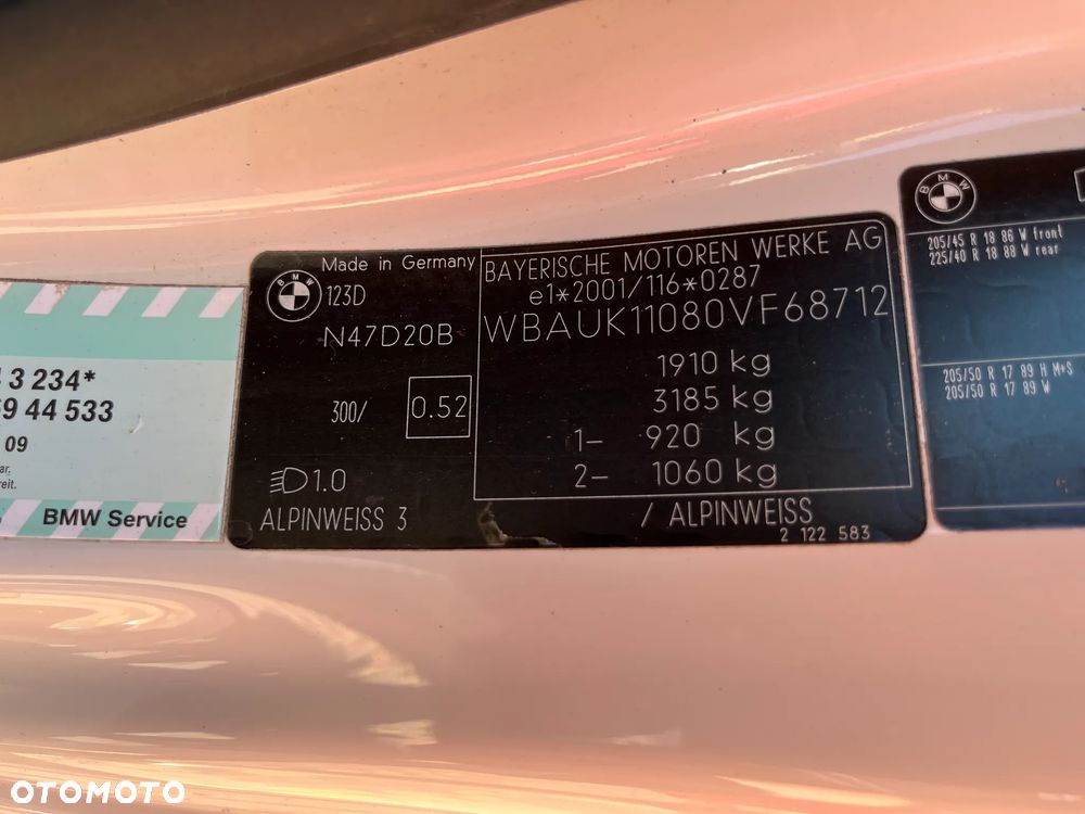 BMW Seria 1 123d DPF - 17