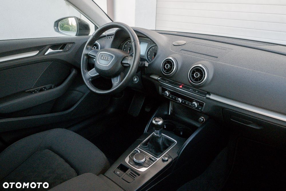 Audi A3 Sportback 1.4 TFSI Ambiente - 26