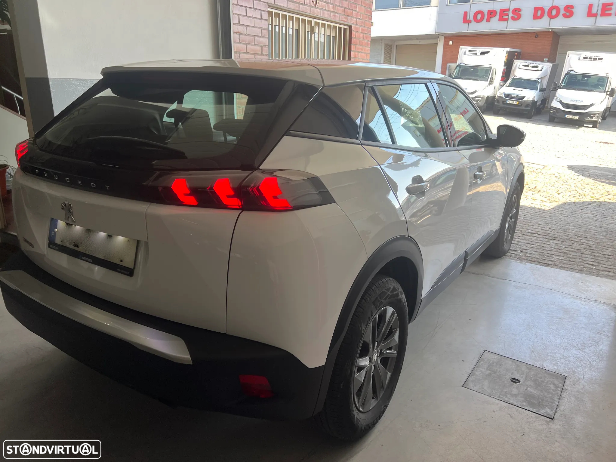 Peugeot 2008 1.2 PureTech Active Pack - 3
