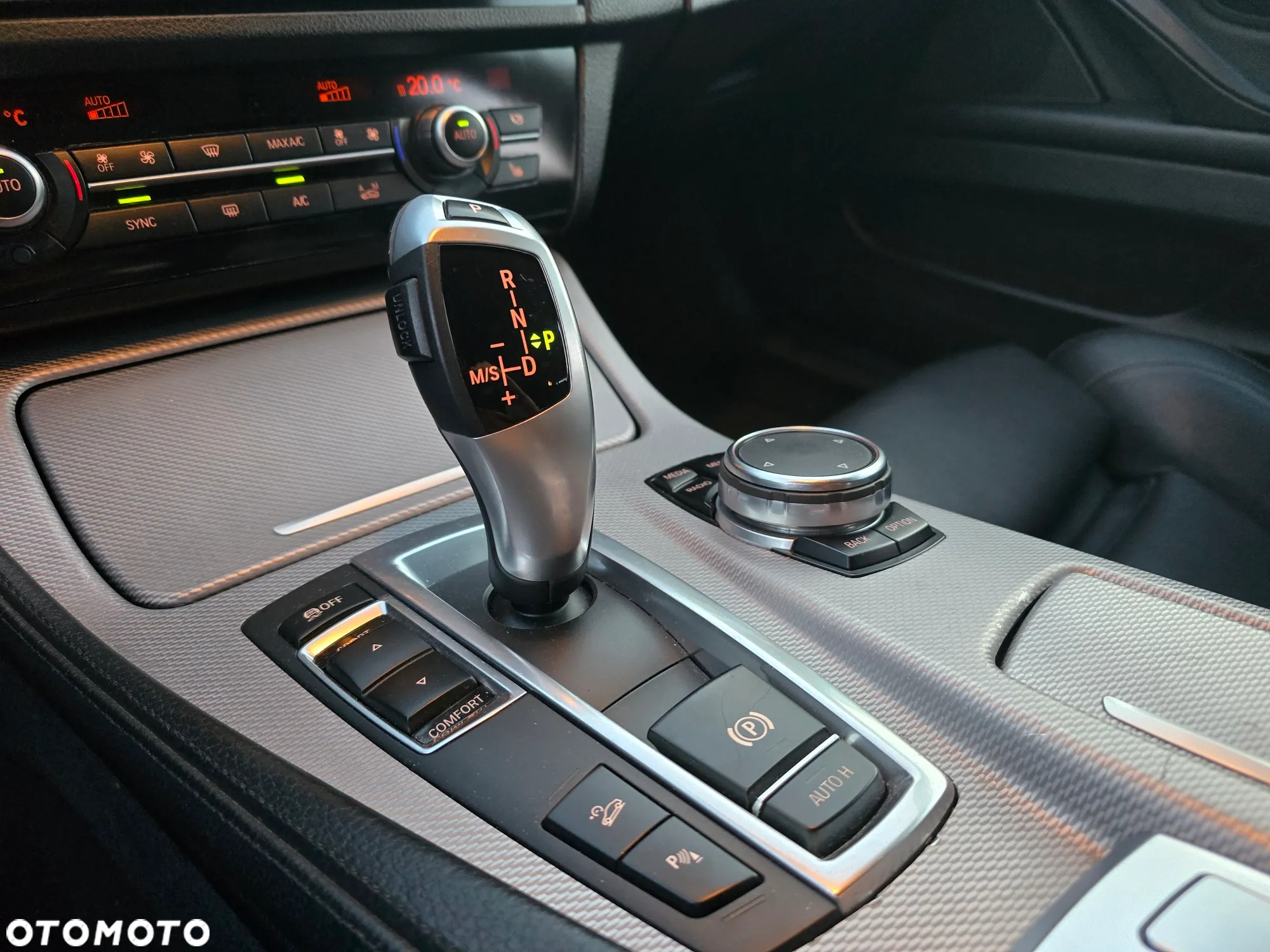 BMW Seria 5 525d xDrive - 25