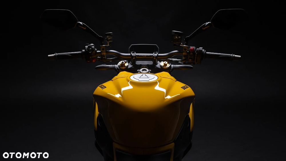 Ducati Streetfighter V2 - 9