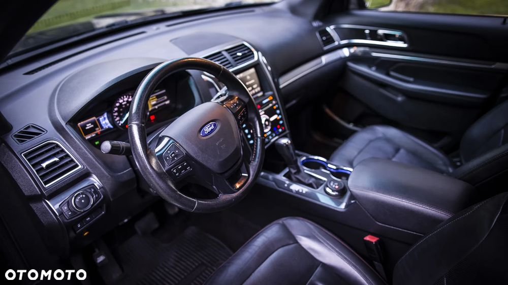 Ford Explorer - 5