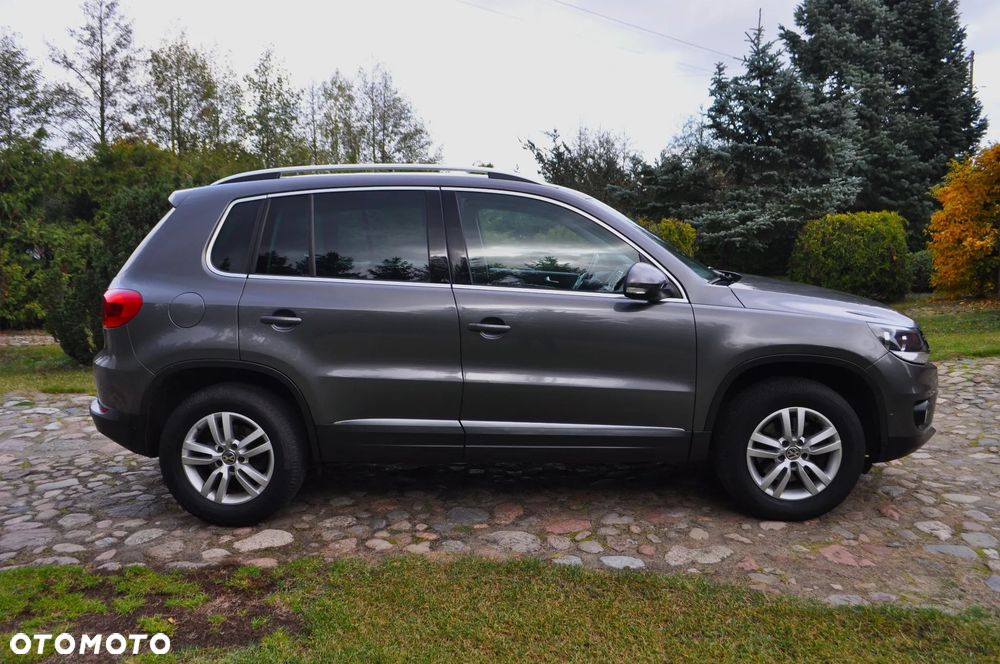 Volkswagen Tiguan 2.0 TDI DPF 4Motion BlueMotion Technology DSG Exclusive - 4