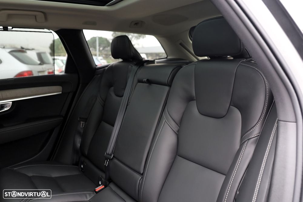 Volvo V90 2.0 T8 PHEV Plus Dark AWD - 10