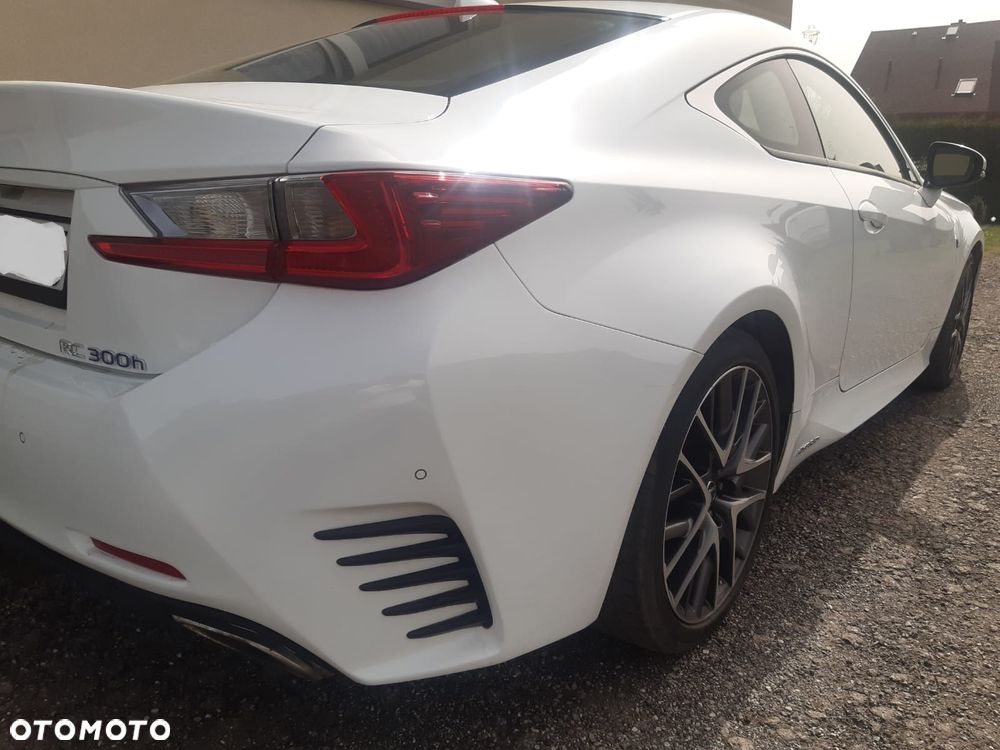 Lexus RC 300h F Sport - 4
