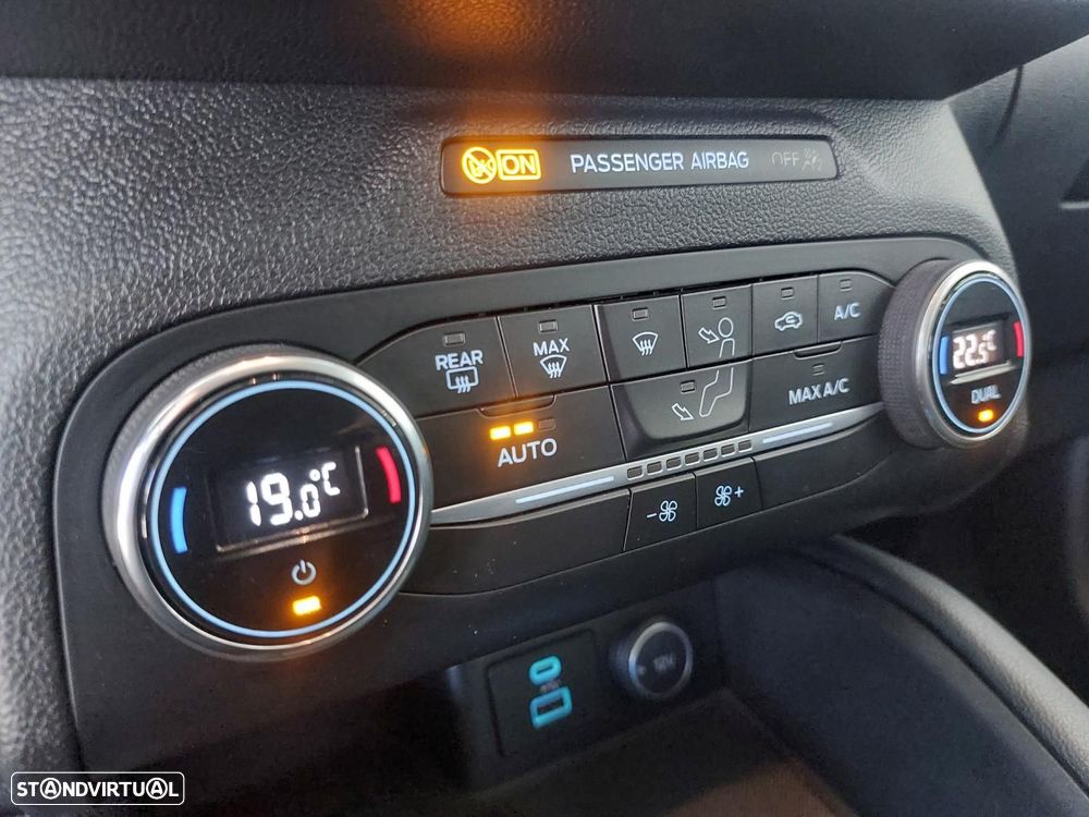 Ford Kuga 1.5 TDCi Titanium - 36