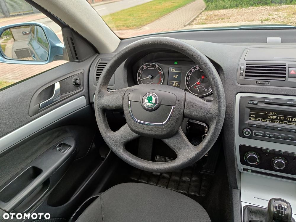 Skoda Octavia 1.6 Combi Ambiente - 31