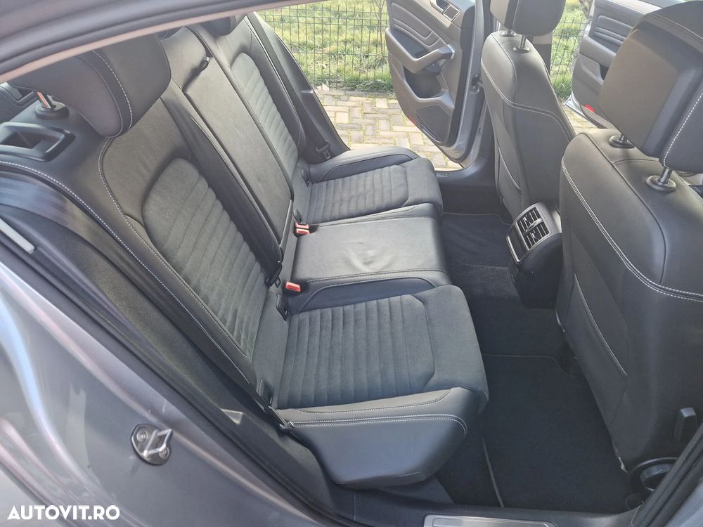Volkswagen Passat - 20