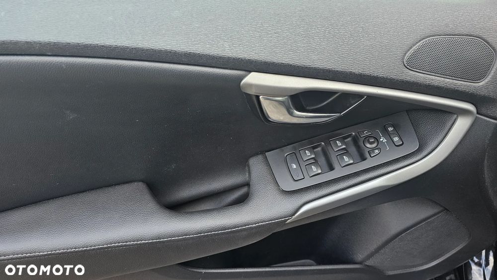 Volvo V40 D2 Momentum - 18