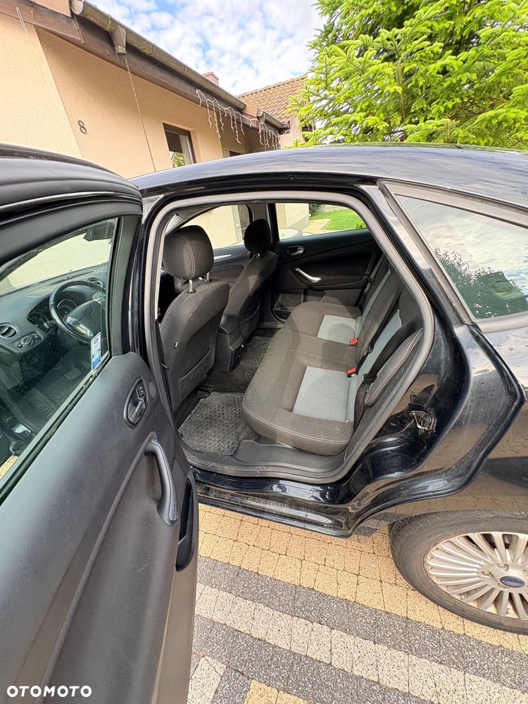 Ford Mondeo - 8