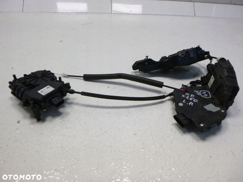 JAGUAR XF X260 ZAMEK DRZWI CENTRALKA PRZÓD DOCIĄG - 3