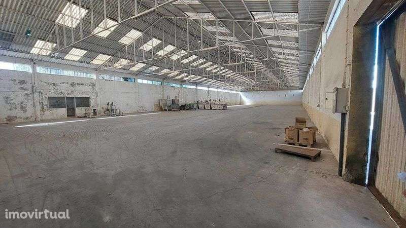 Complexo comercial e industrial (armazéns) - Grande imagem: 3/12