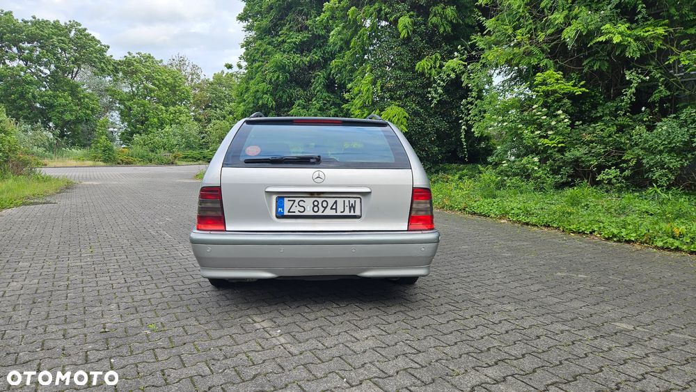 Mercedes-Benz Klasa C 180 T Elegance - 6