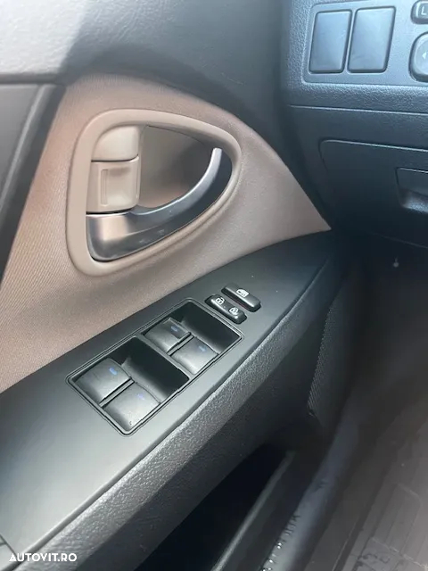 Toyota Avensis 1.8 Executive - 32