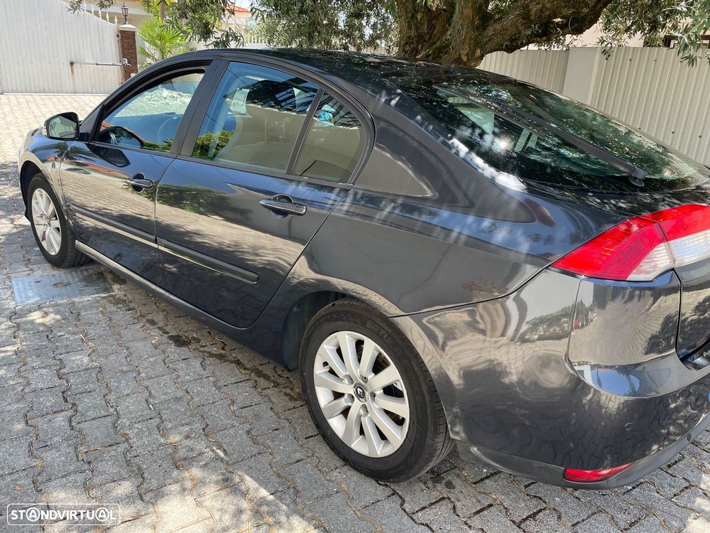Renault Laguna dCi 110 FAP Emotion - 4