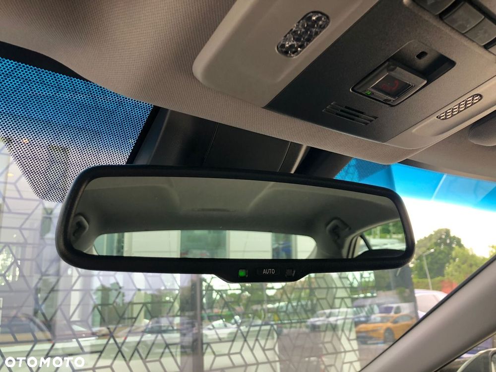 Toyota Camry 2.5 Hybrid Prestige CVT - 36