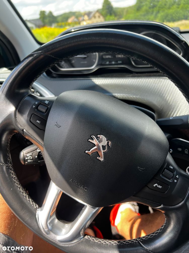 Peugeot 2008 PureTech 82 Allure - 11