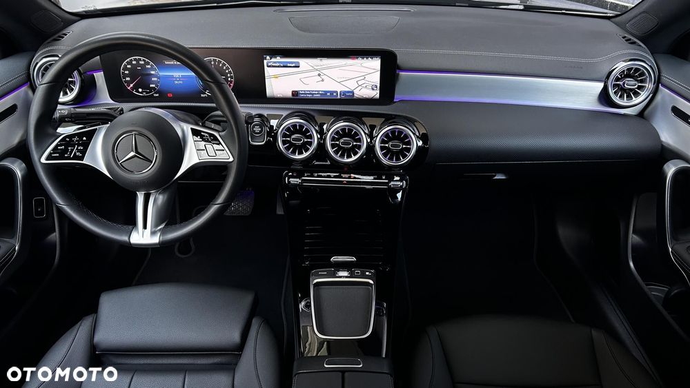 Mercedes-Benz CLA 250 E Progressive 8G-DCT - 18