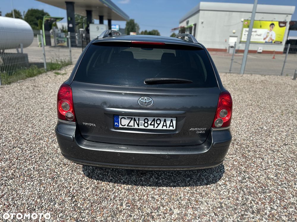 Toyota Avensis 2.2 D-4D X Premium - 4