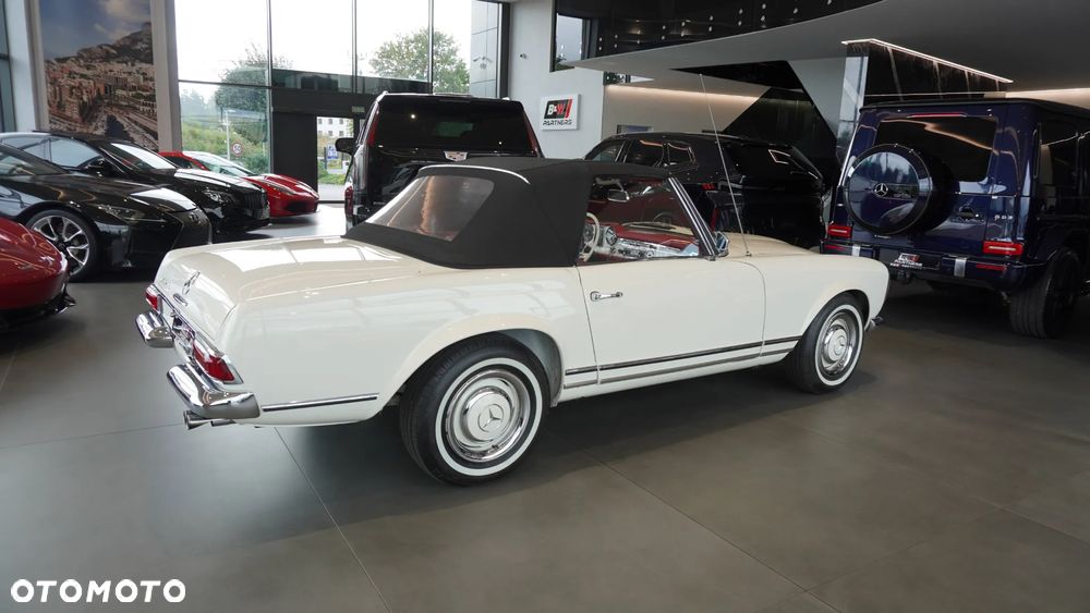 Mercedes-Benz SL - 13