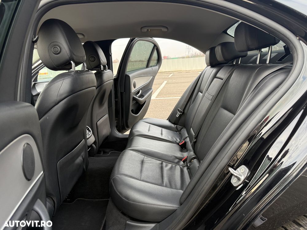 Mercedes-Benz E 220 d 9G-TRONIC - 29