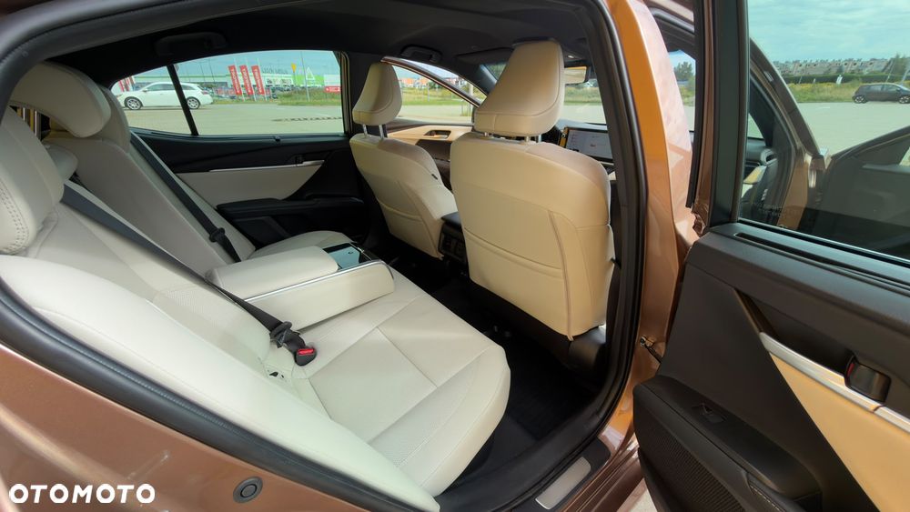 Toyota Camry 2.5 Hybrid Executive CVT - 18