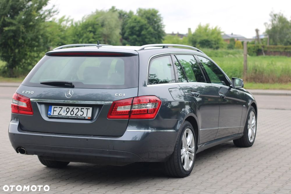 Mercedes-Benz Klasa E 250 CGI BlueEffICIENCY Avantgarde - 4