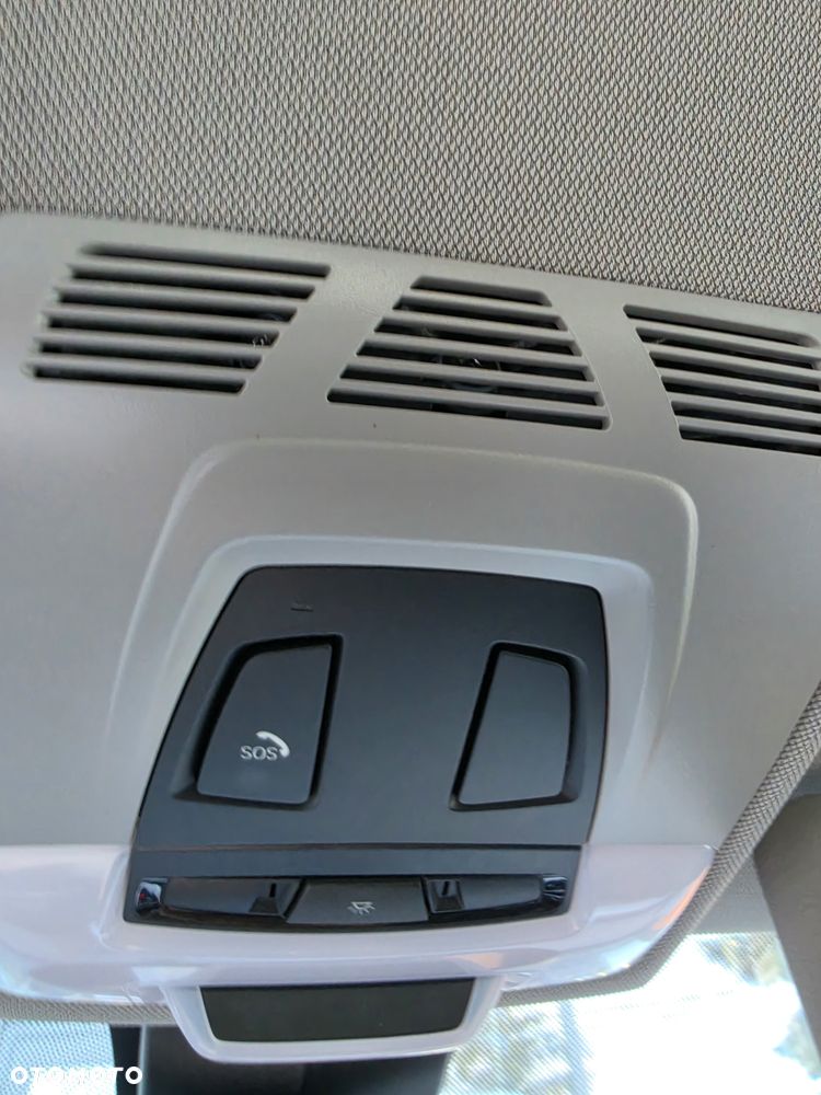 BMW X1 sDrive18i - 16