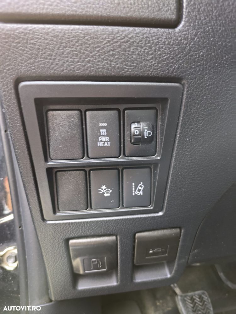 Toyota Hilux 4x4 Double Cab M/T Style - 25