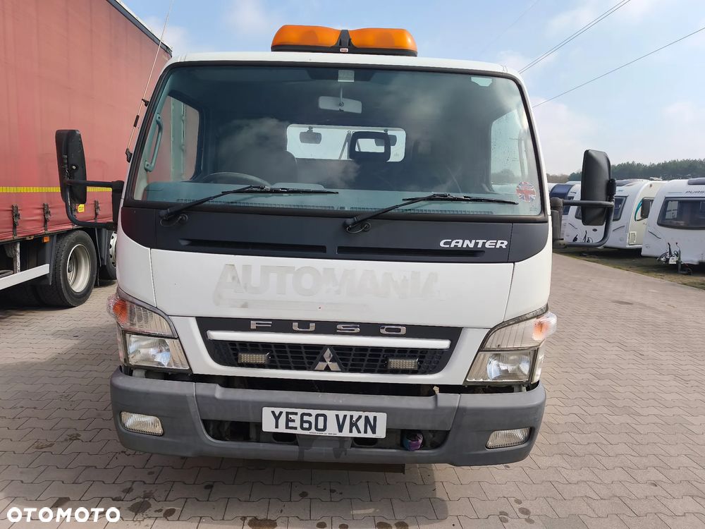Mitsubishi FUSO - 2