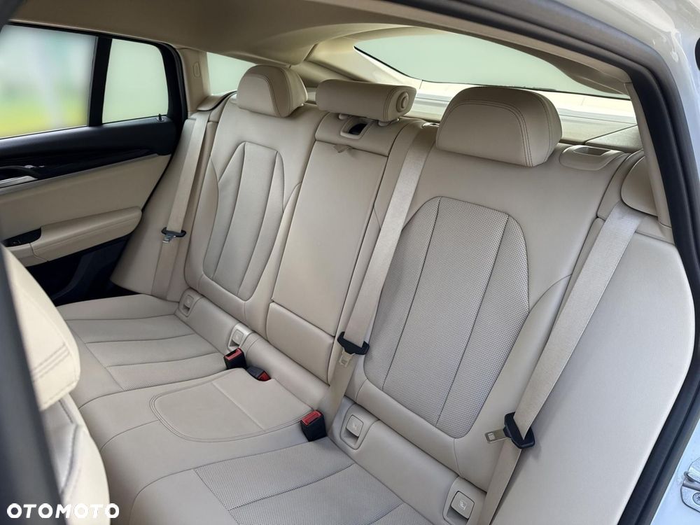 BMW X4 - 16
