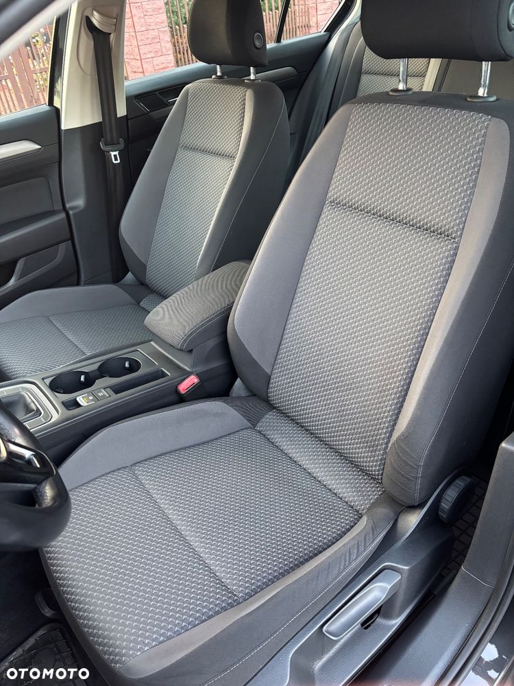 Volkswagen Passat ver-1-4-tsi-bmt-trendline - 10