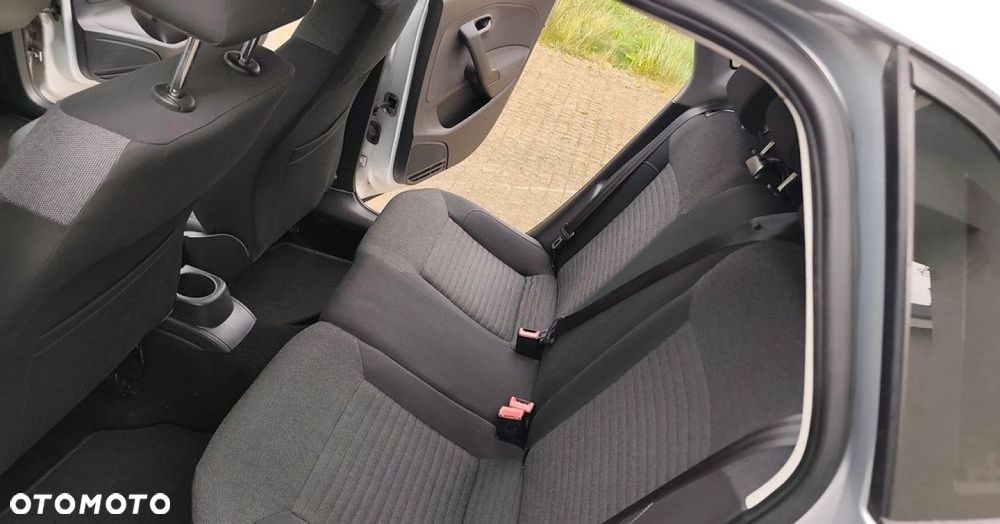 Volkswagen Polo 1.6 TDI Highline - 10