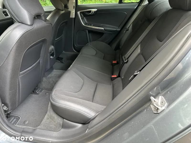 Volvo S60 D4 Drive-E Momentum - 8