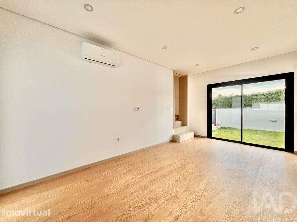Casa / Villa T3 em Antas e Abade de Vermoim de 246,00 m2 - Grande imagem: 4/21