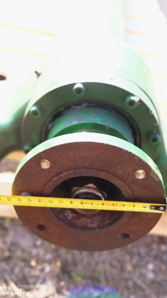 Wal napedowy podpora przystawka John Deere obudowa  L155156 modele 6120,6220,6230,6330,6510,6310, 6195R,6215R,1210R - 3